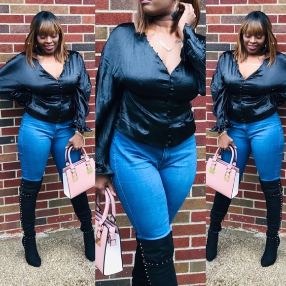 Black Shimmer‎ V-Neck Long Sleeve Cuff Blouse - Picture 2 of 5